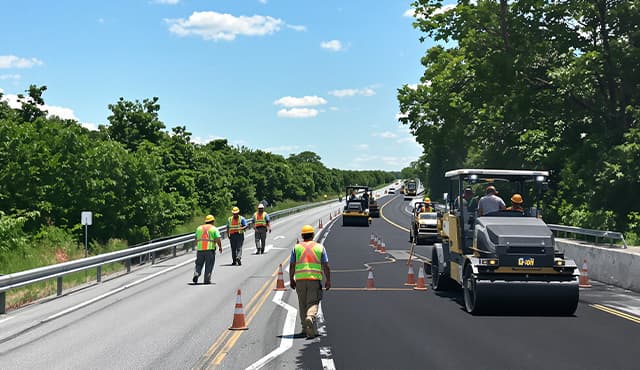 Construcción de carreteras y vías.